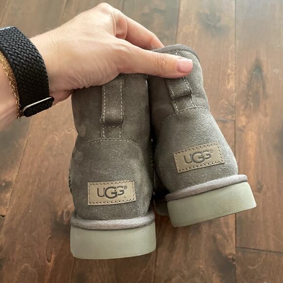 new ugg classic mini II boots gray size 8 - Picture 3 of 9